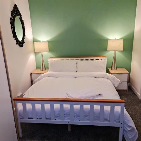 Elegant 1-Bedroom Apartment In Camden Town Лондон Экстерьер фото