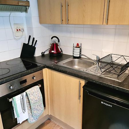 Elegant 1-Bedroom Apartment In Camden Town Лондон Экстерьер фото