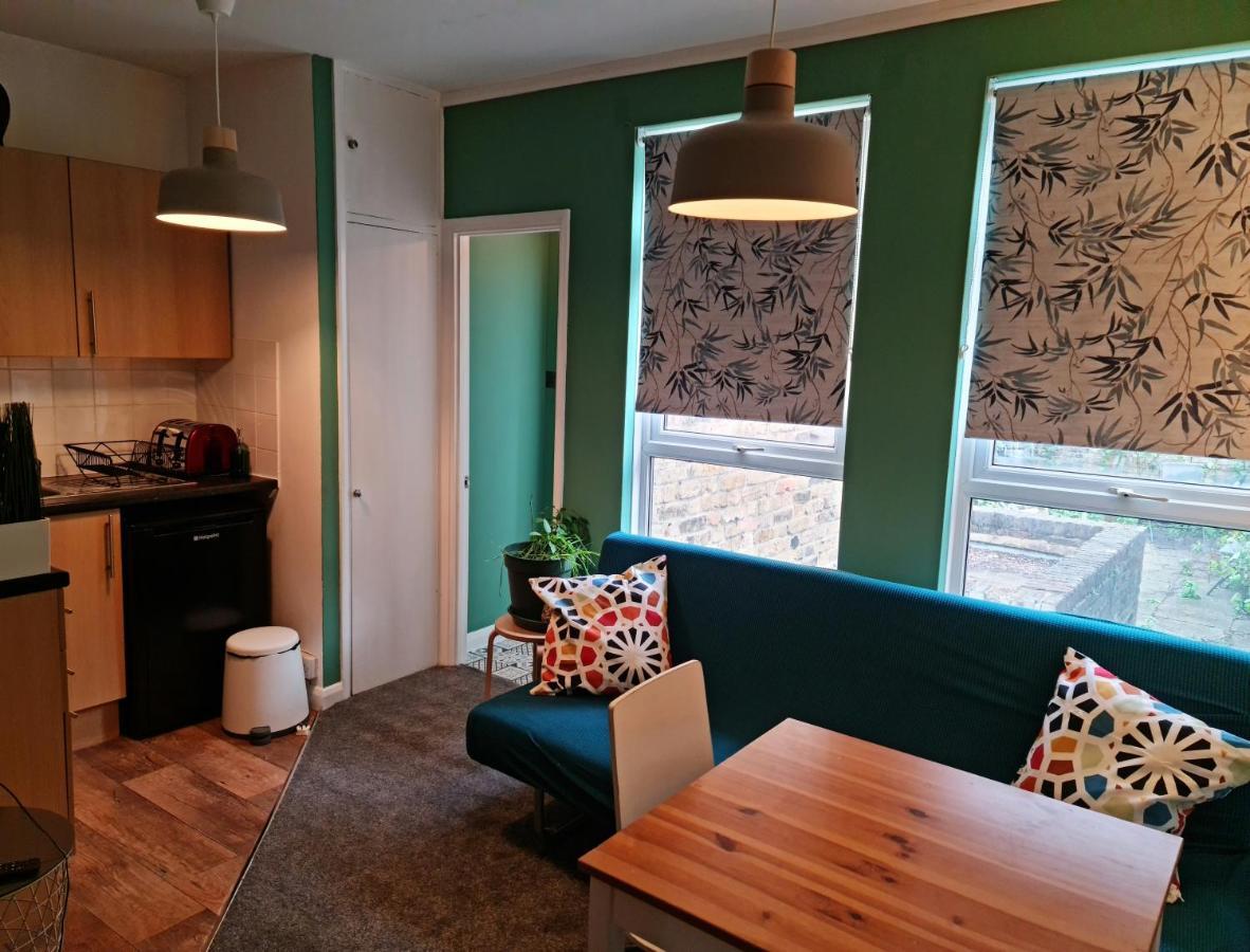 Elegant 1-Bedroom Apartment In Camden Town Лондон Экстерьер фото